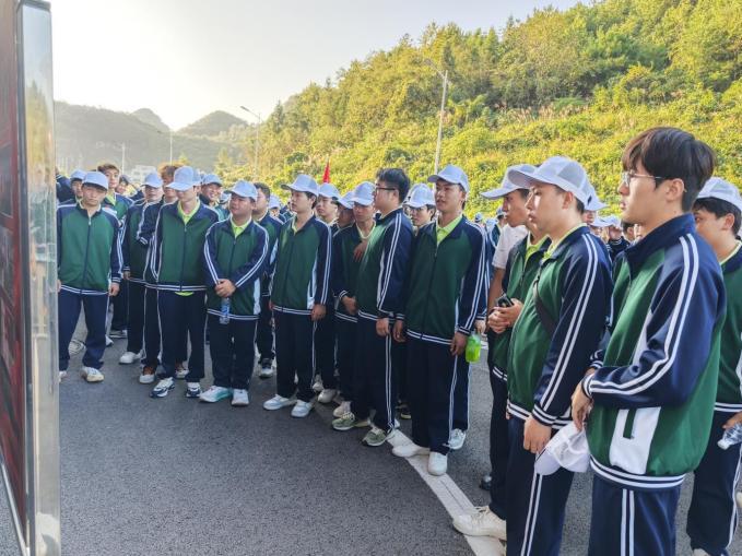 D:/dosk/学生科工作资料/军训/2025/b944f675948b26ce9e203c7dac22729.jpgb944f675948b26ce9e203c7dac22729